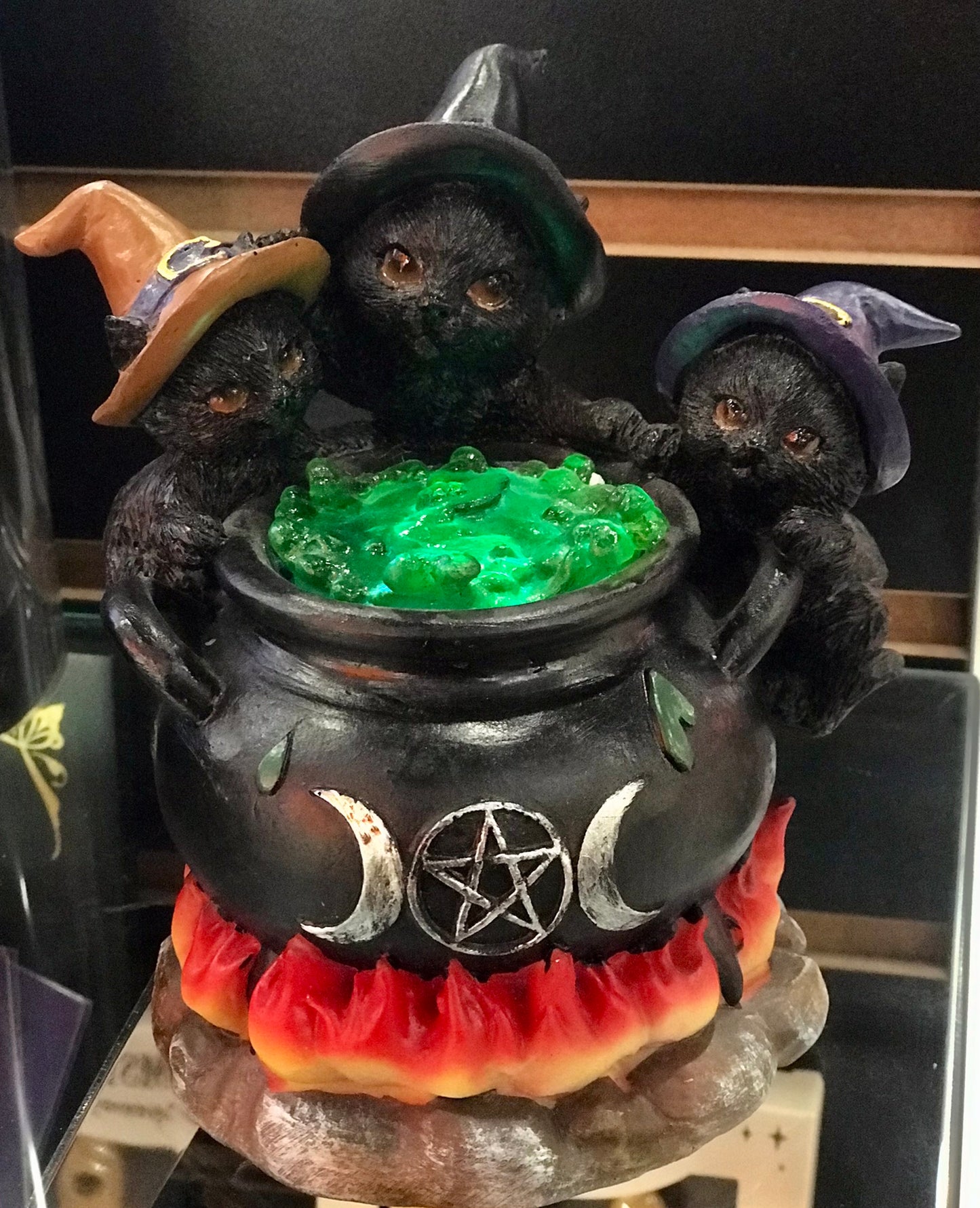 Gifts,Witchy Kittens,Cauldron Statue