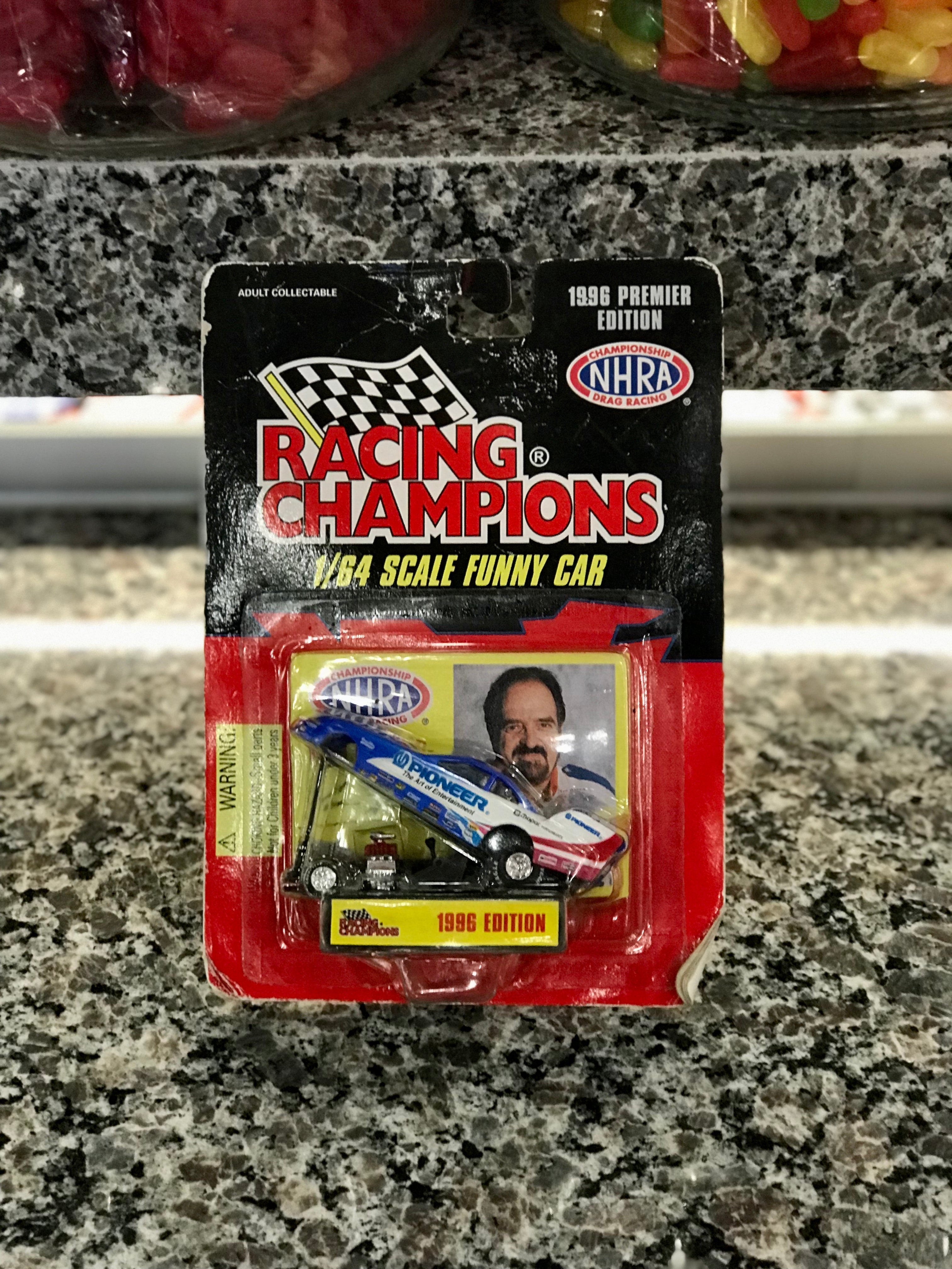 Racing Champions,Funny Car,Tom Hoover,1996 – Dr. Atomic's Fusion
