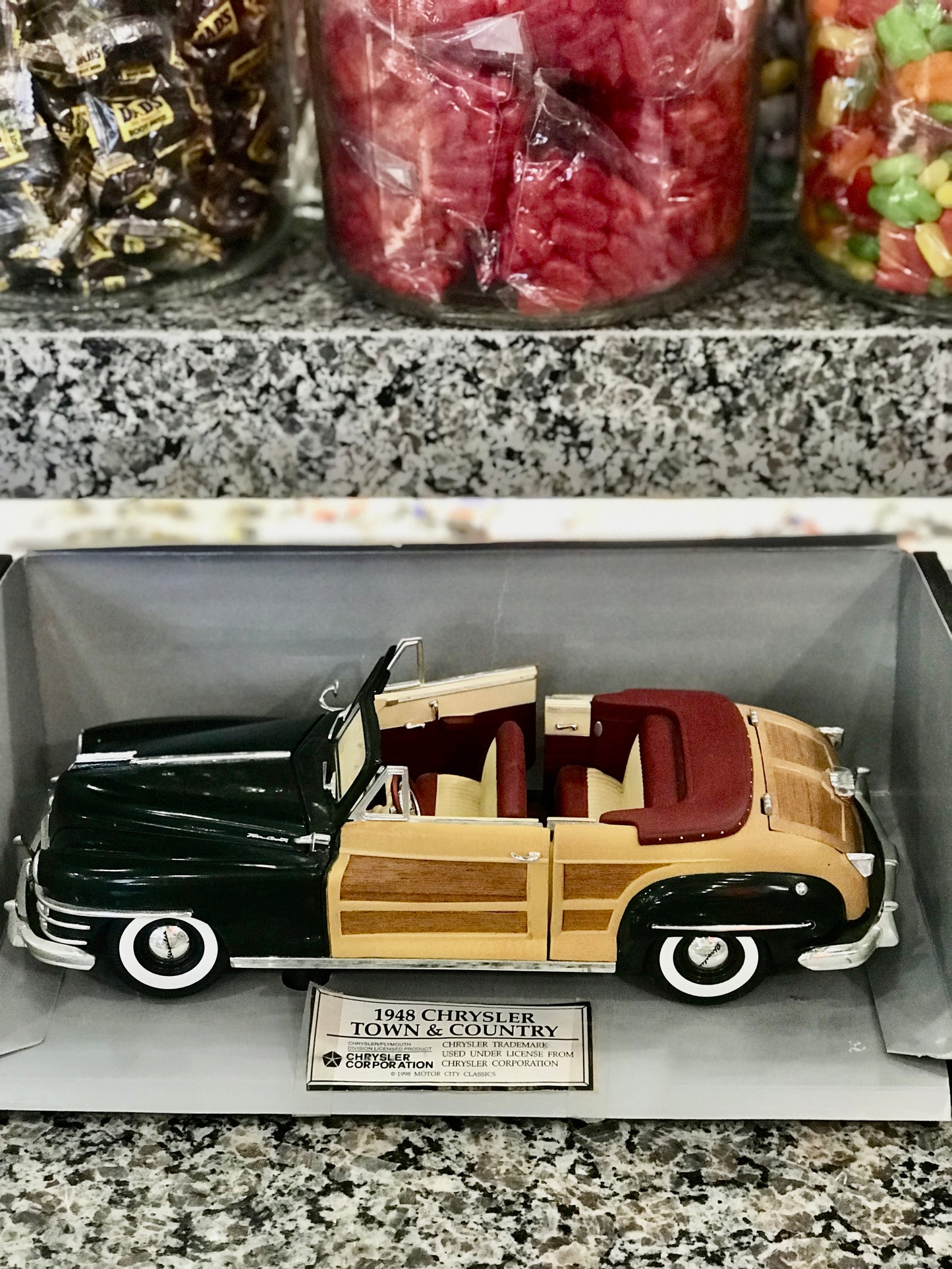 Car,Chrysler Town & Country,1948