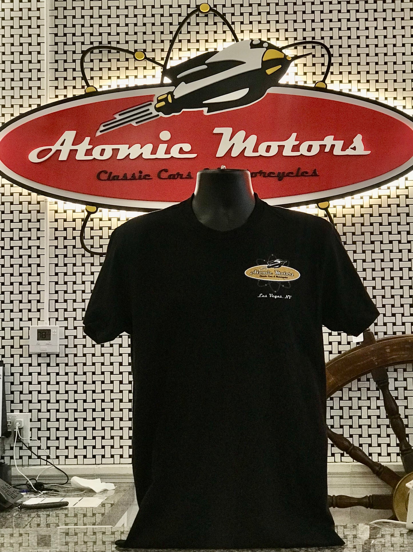 T-Shirt,Showroom Breakout,Black