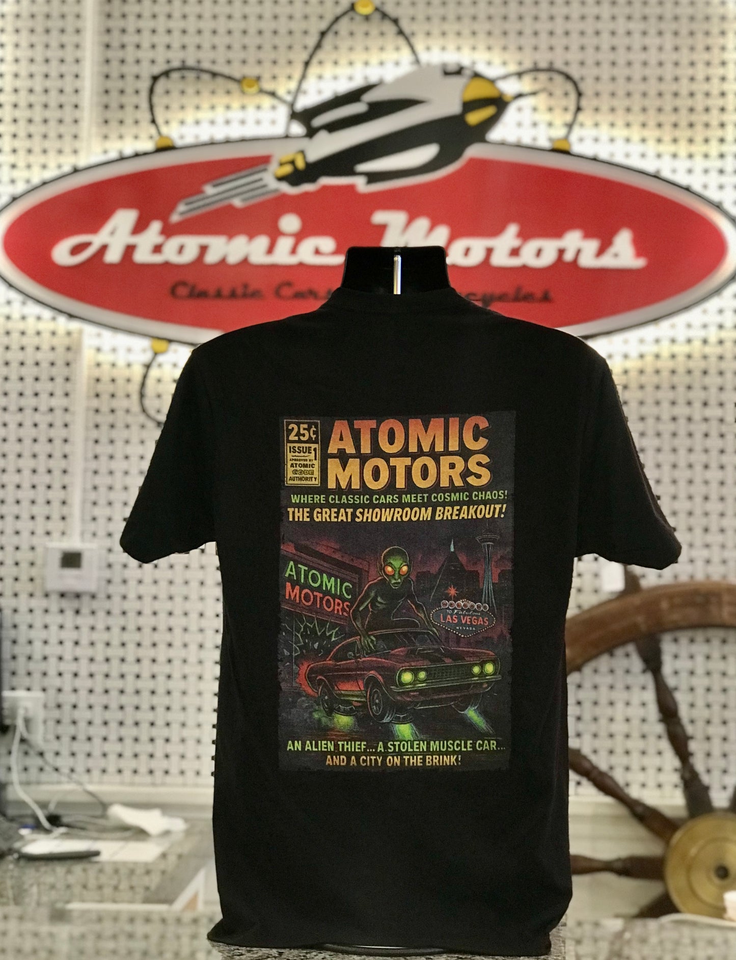 T-Shirt,Showroom Breakout,Black